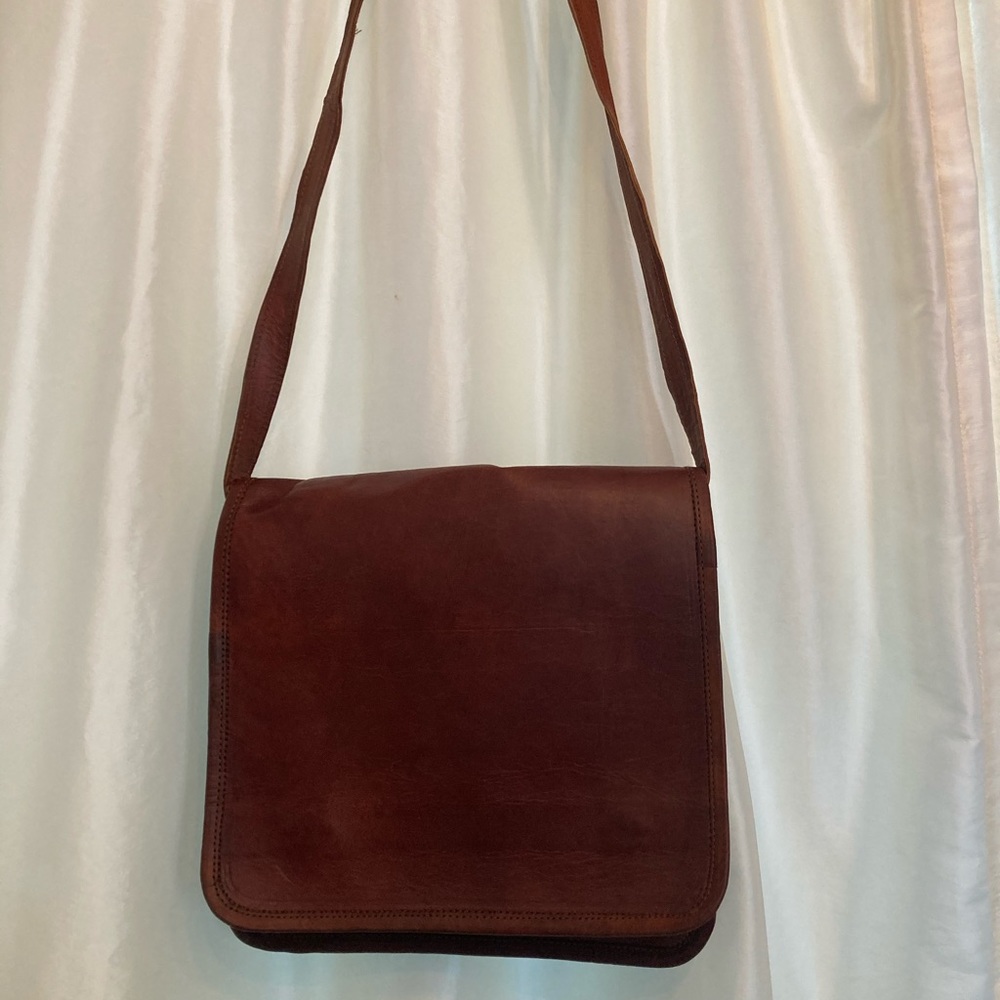 Beautiful Brown Leather Shoulder Bag with Lime Green Interior..never used